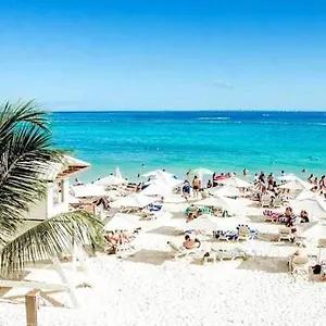 Hotel Castillo Del Mar - 5 Th Ave, Playa del Carmen